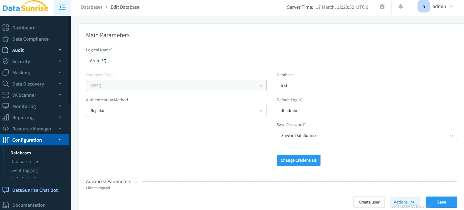 Conformità Regolamentare per Azure Cloud Storage - Interfaccia DataSunrise che mostra le impostazioni di connessione al database e le funzionalità correlate alla conformità.